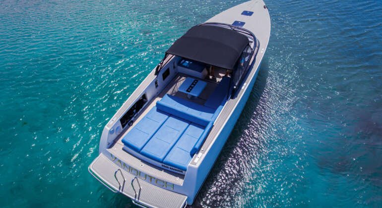 40 VanDutch Yacht Rental Cancun Luxury Experience