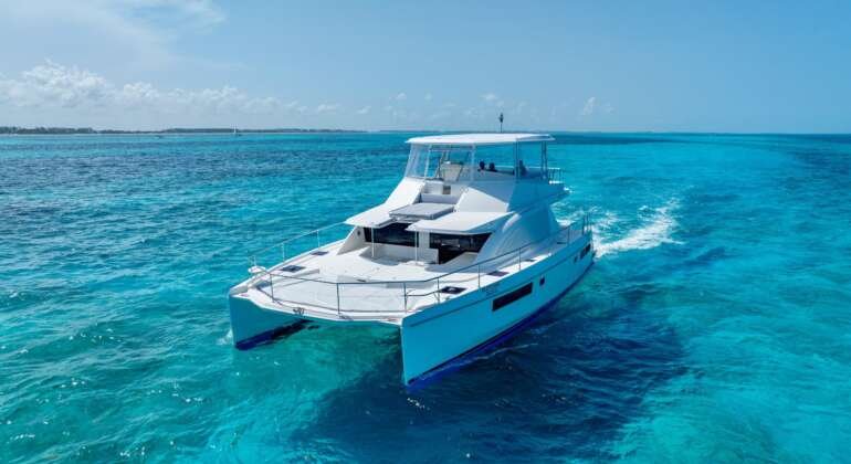 51 Ft Leopard Catamaran Charter Cancun Luxury Sailing
