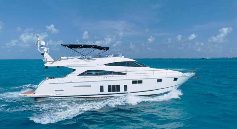 70 Ft Fairline Squadron Yacht Charter Cancun Luxury