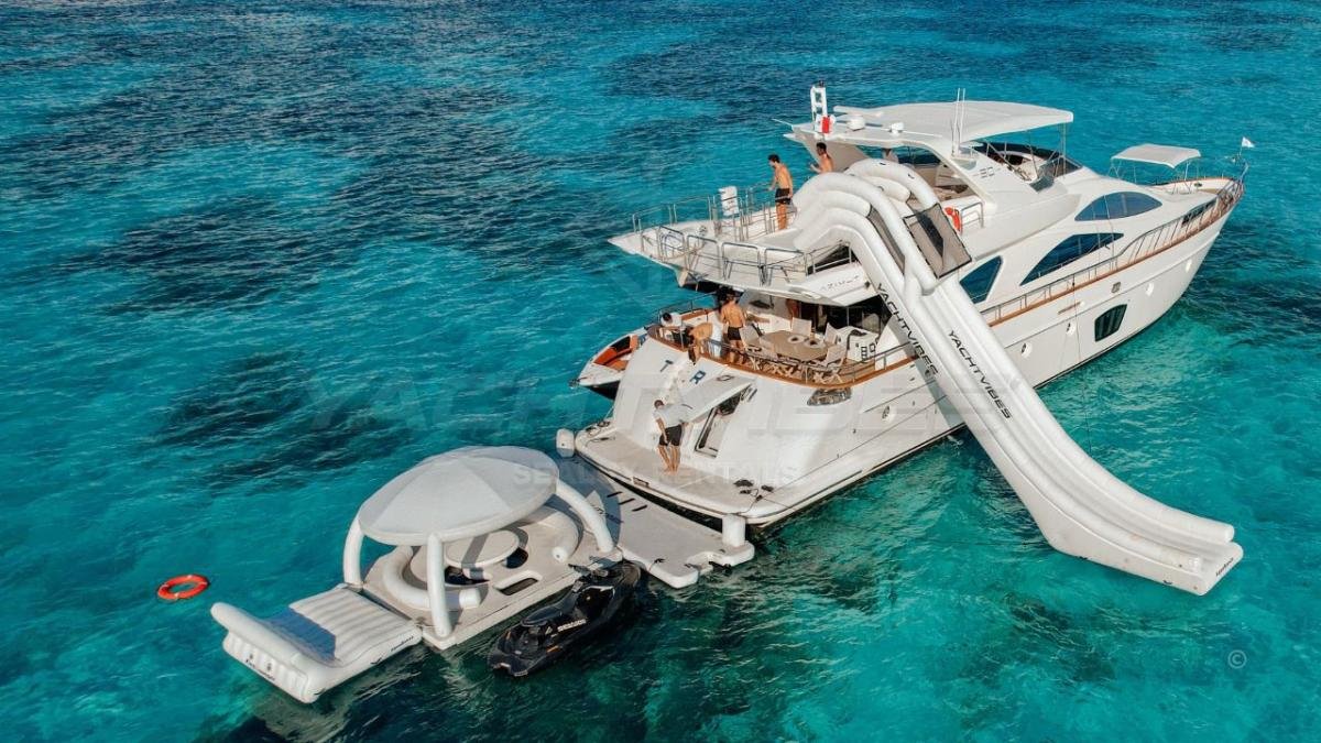 80 Ft Azimut Yacht Charter Cancun Luxury Experience