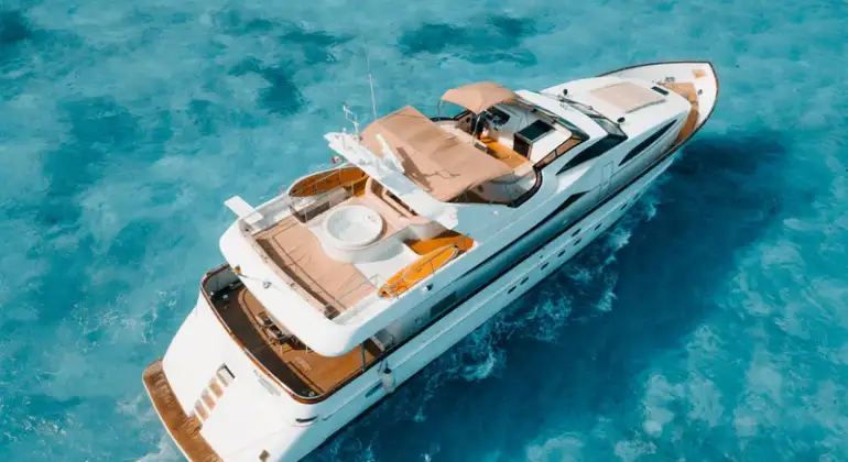 Cancun 100ft Azimut Yacht Charter Ultra Luxury