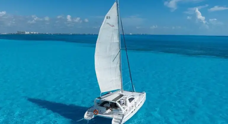 42FT Catamaran Cancun Private Charter