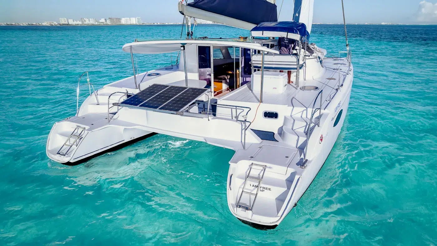 44FT Catamaran Cancun Private Sailing Charter