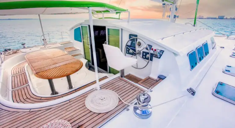 55FT Catamaran Cancun Private Sailing Charter