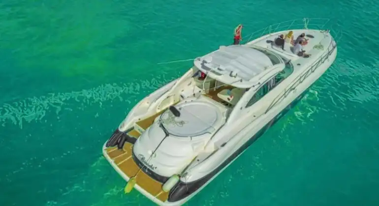 Cancun Sunseeker Predator Yacht Rental for 20 Guests
