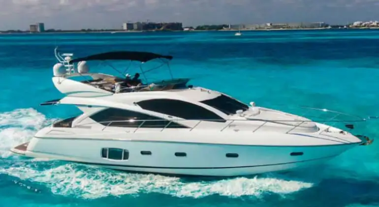 Cancun 64ft Sunseeker Manhattan Yacht Charter Luxury