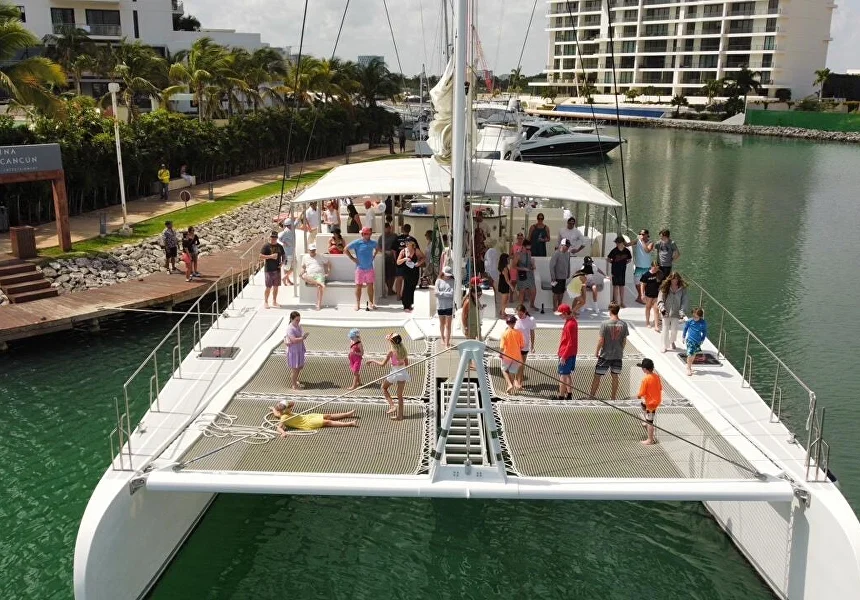 82FT Sea Star Catamaran Cancun Private Charter
