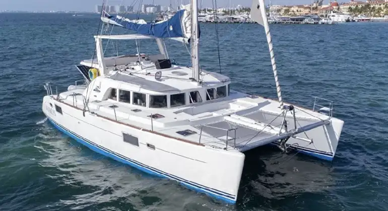 46FT Catamaran Cancun Private Charter