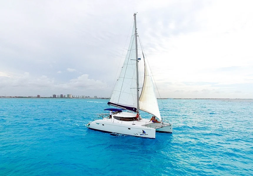 40FT Catamaran Cancun Private Charter