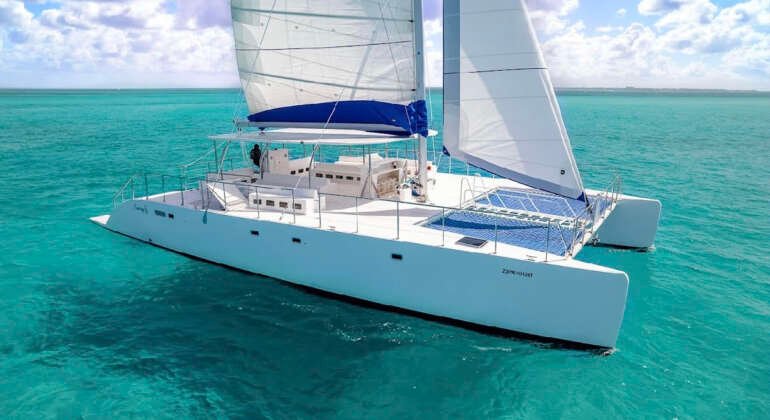 65FT Maines Mega Catamaran Cancun Private Charter