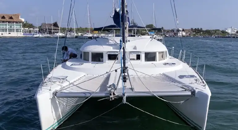 40FT Catamaran Cancun Private Charter