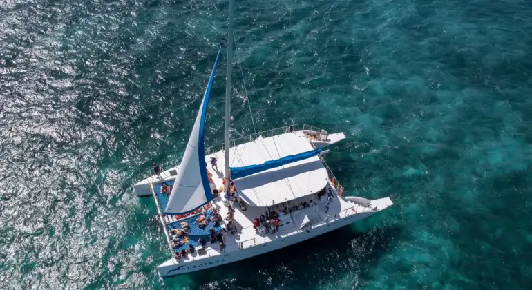 Adults Only Sunset Catamaran to Isla Mujeres from Cancun