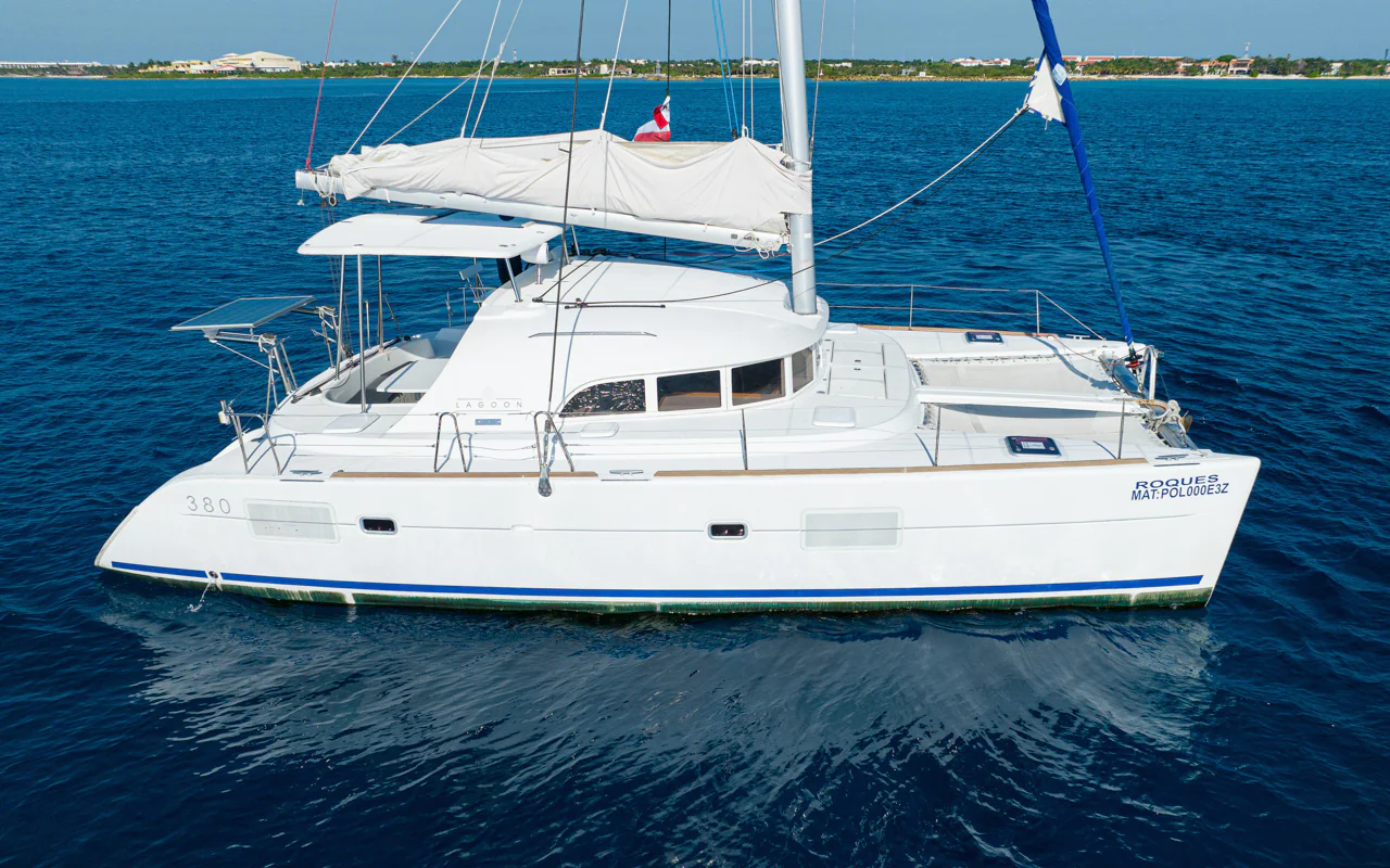 38ft Lagoon Private Catamaran Charter in Riviera Maya