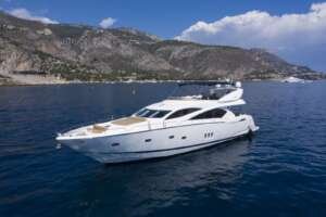 4-hour-yacht-rental-cancun Enjoy a private 4 hour yacht rental Cancun with luxury amenities, swimming stops, and unforgettable Caribbean views.