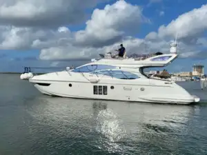 boat-rental-marina-muelle-7-cancun Boat rental Marina Muelle 7 Cancun yacht cruising in lagoon and open sea
