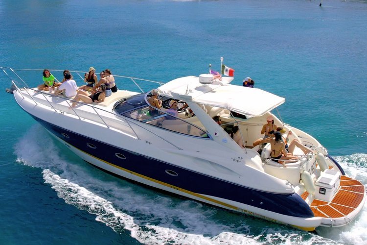 boat-rental-puerto-morelos Boat rental Puerto Morelos yacht near coral reef in calm Caribbean water
